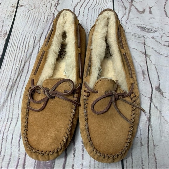 Ugg® Dakota Water Resistant Suede Slippers - Picture 4 of 9